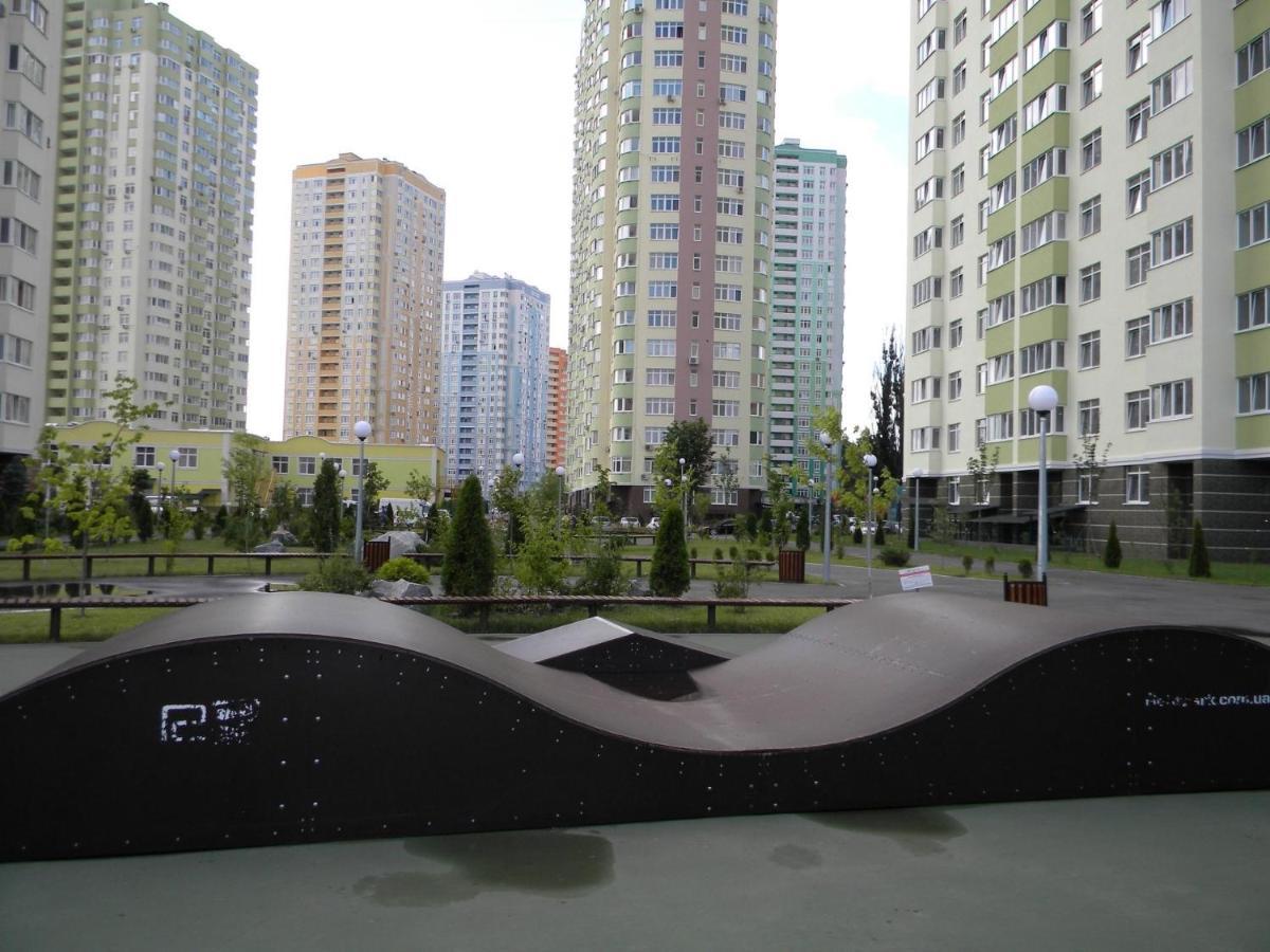 Квартира Парковые Озера Daire Kiev Dış mekan fotoğraf